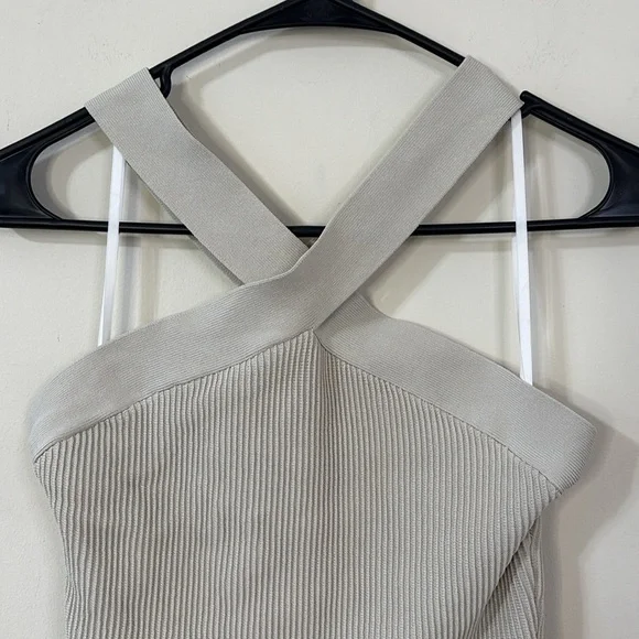 Aritzia Babaton Sculpt Knit Criss Cross Tank Matte Pearl Size Medium - Picture 3 of 8